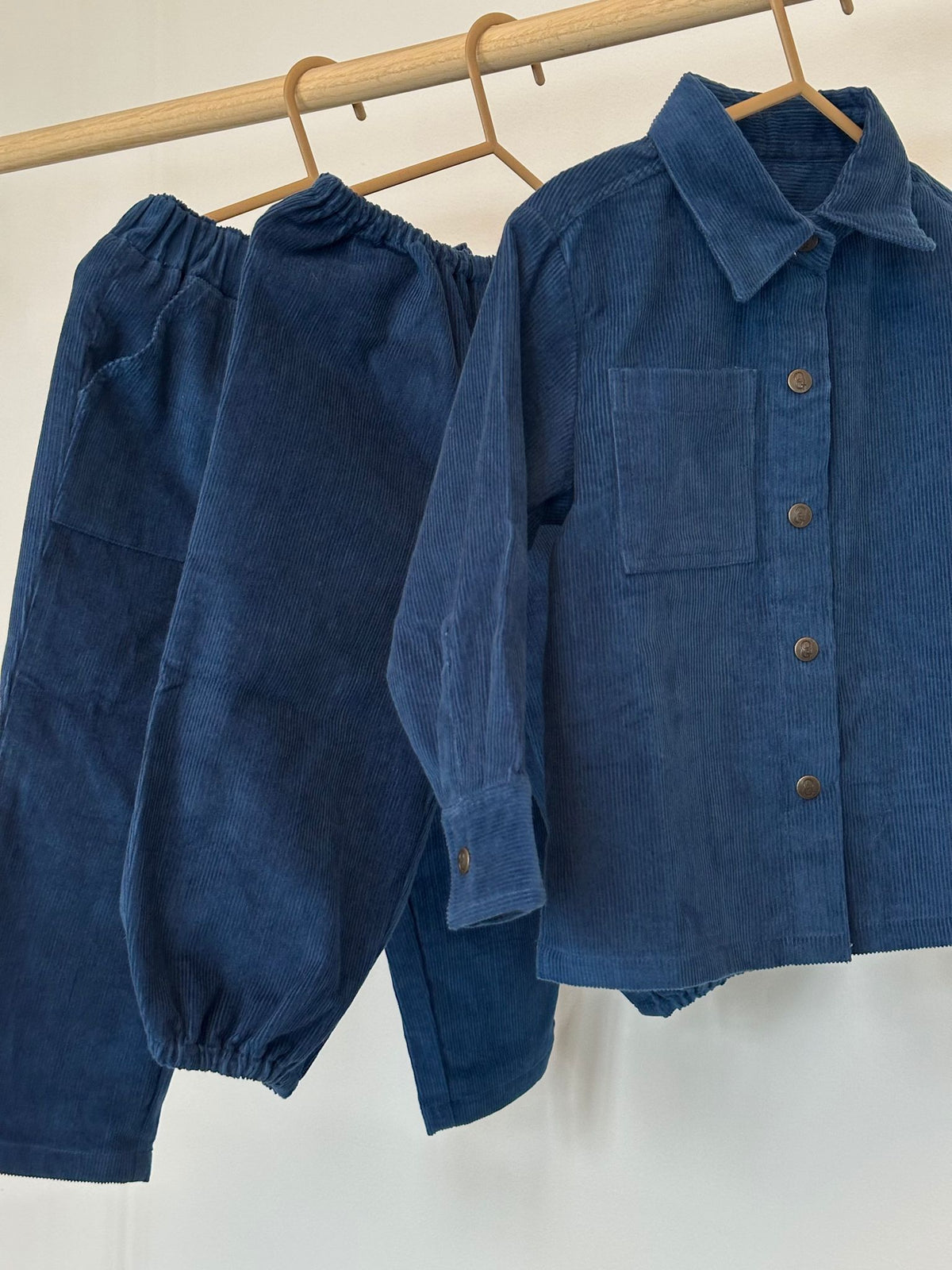 babyfløjlsbukser - navy sail