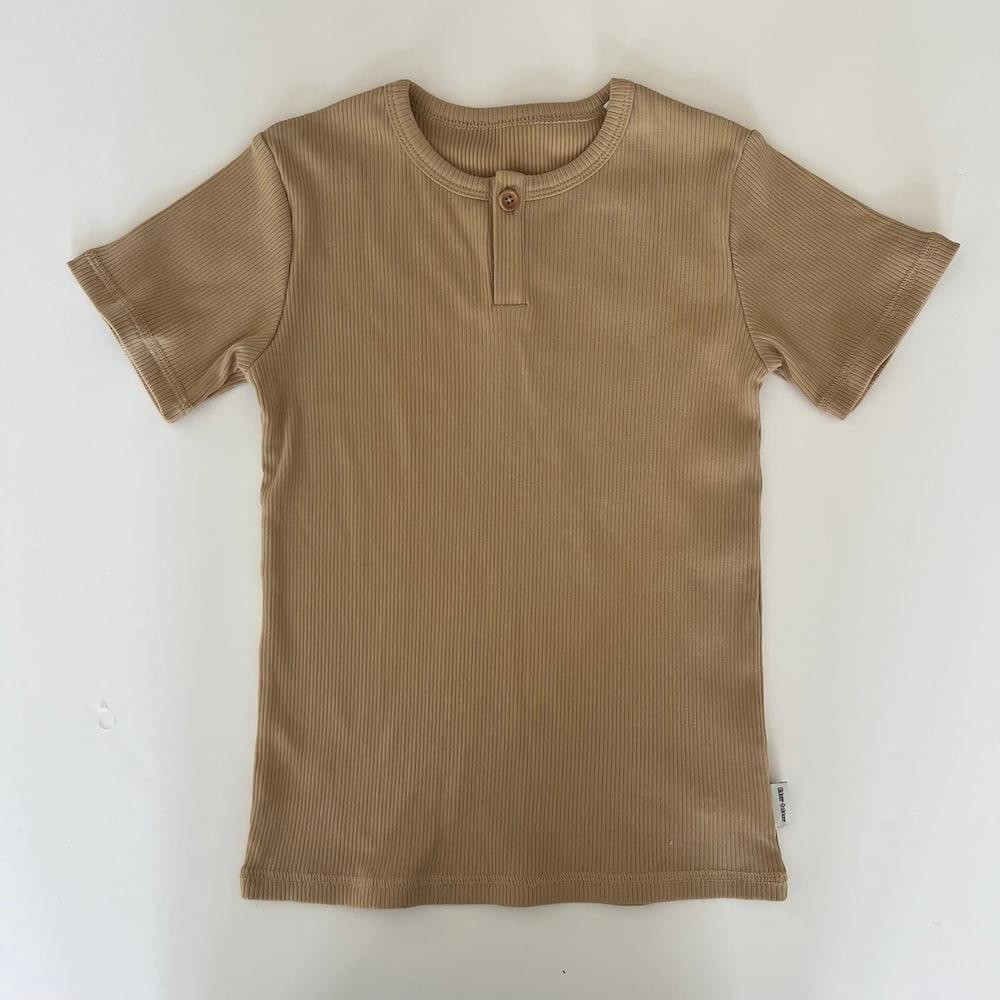 Geripptes T-Shirt – Kamel und Marineblau