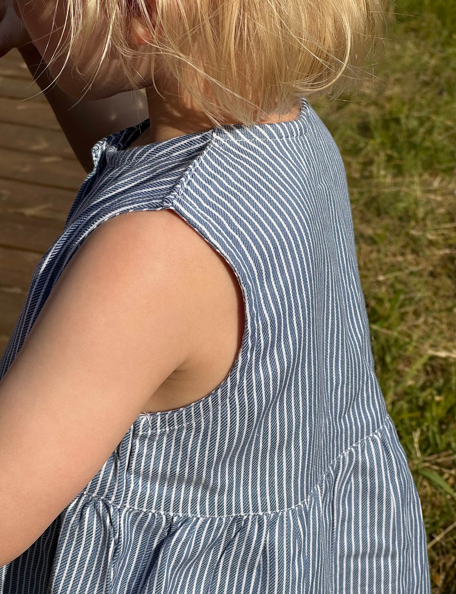 Mælkedreng stribet kjole med knapper
