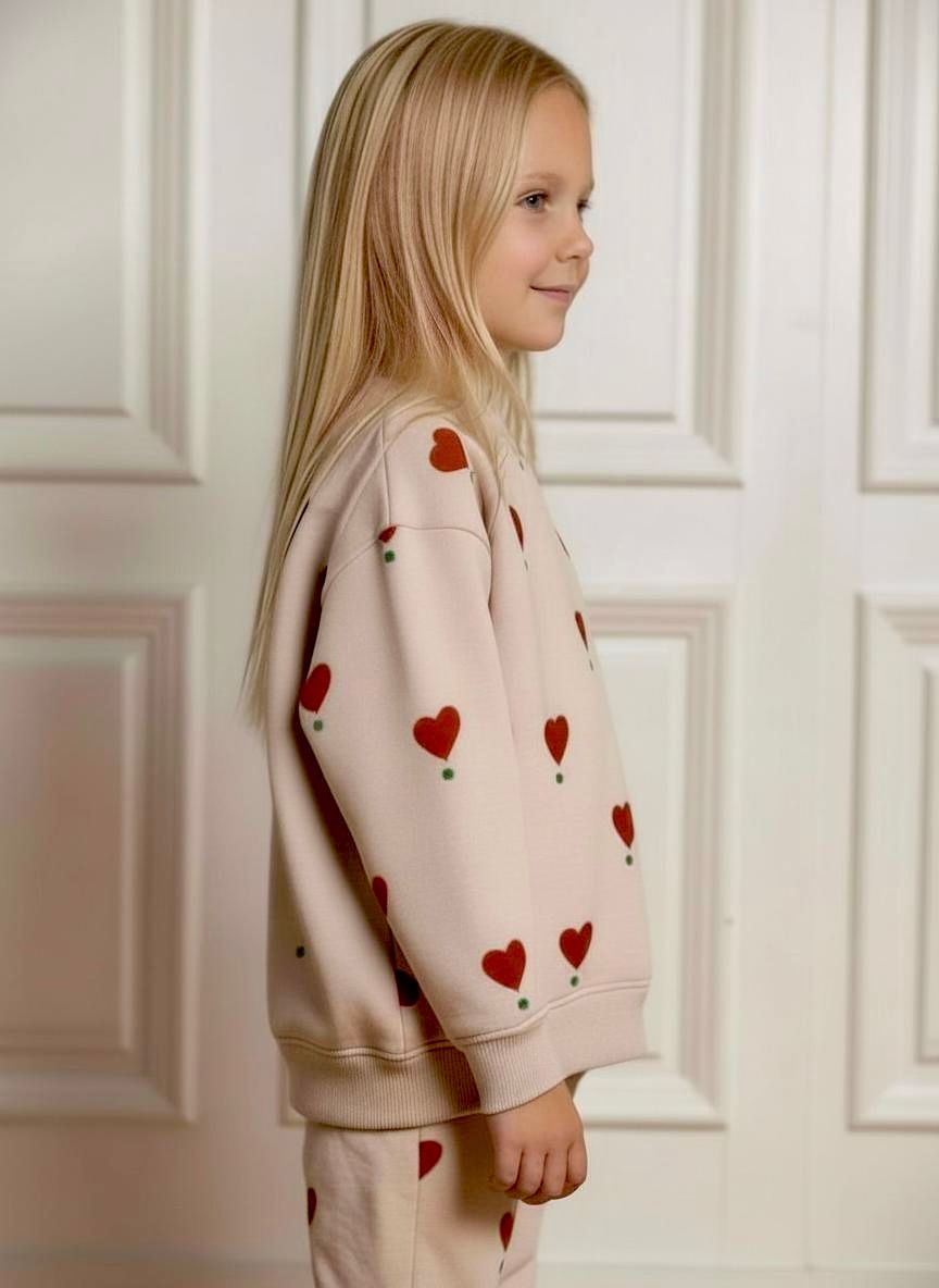 Sweatshirt - hearts on point
